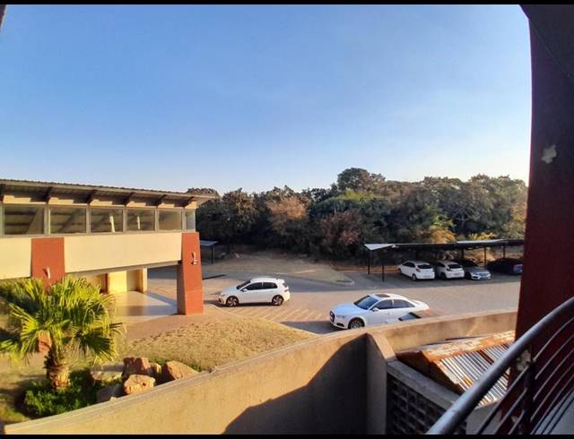 2 BEDROOM APARTMENT FOR SALE IN ROOIHUISKRAAL NORTH